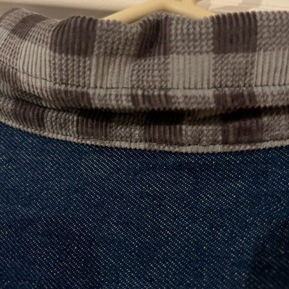 Levis Denim and Corduroy Button Down NWT - Picture 7 of 7